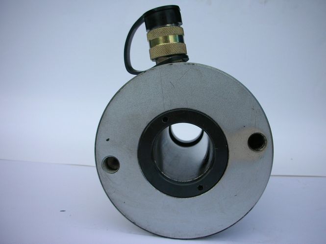 Hovedbilde 30 tonns senterhulljekk lav